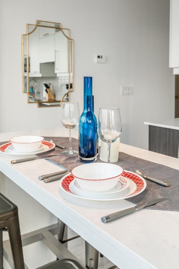 Luxury 2 Bedroom In The Heart Of Entertainment District W/ Cn Tower View Toronto Exterior foto