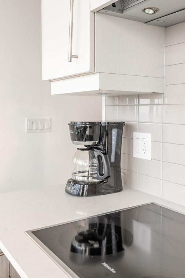 Luxury 2 Bedroom In The Heart Of Entertainment District W/ Cn Tower View Toronto Exterior foto