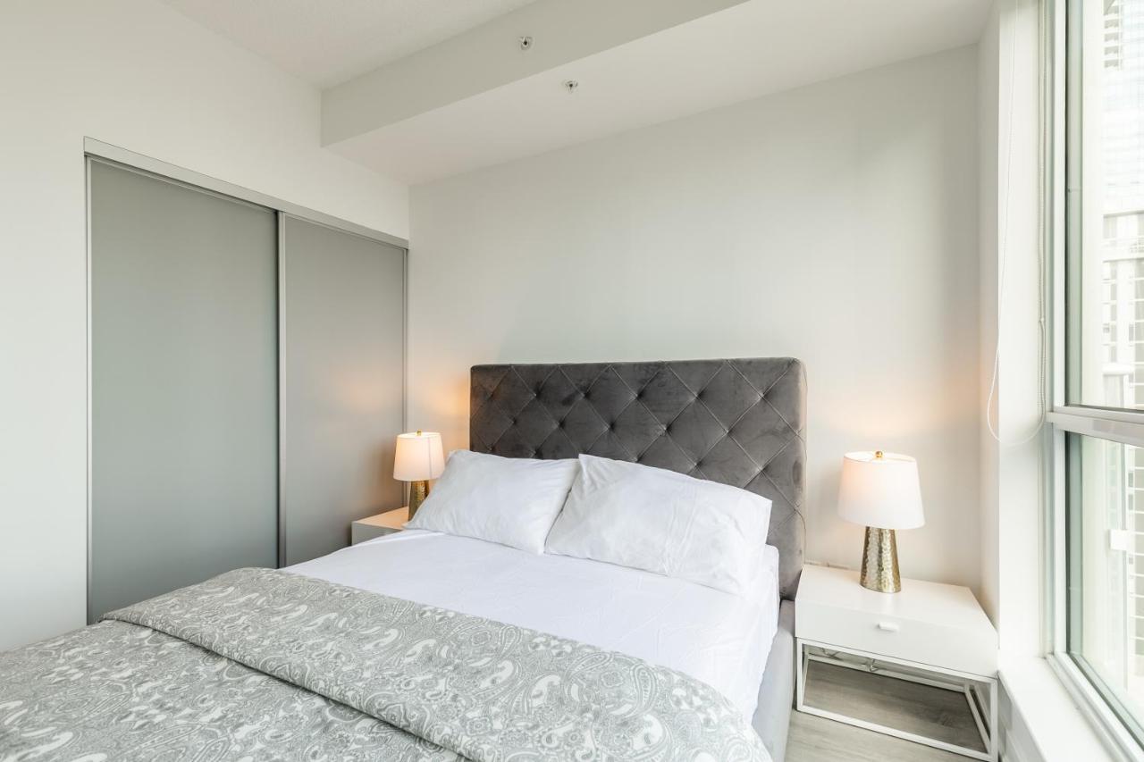 Luxury 2 Bedroom In The Heart Of Entertainment District W/ Cn Tower View Toronto Exterior foto